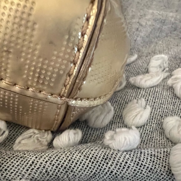 Michael Kors shiny gold clutch - Picture 4 of 9